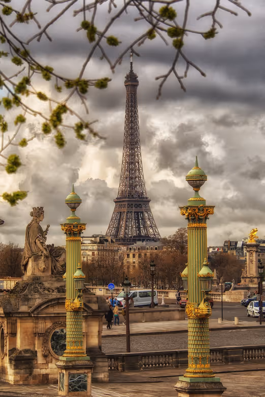 Kirschblüten und Café au Lait: Paris im Frühling neu entdecken