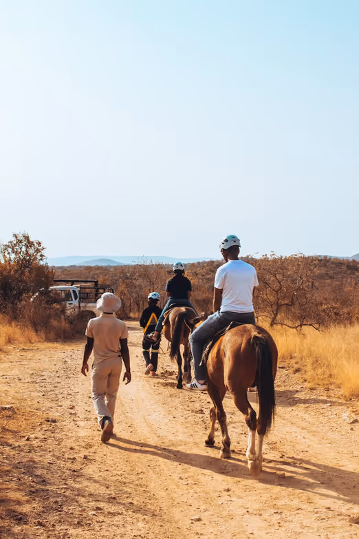 Sonnendurchflutete Pracht: Unvergessliche Sommerreisen in Botswana, Afrika