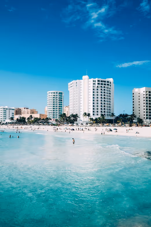Cancun entdeckt: Eintauchen in die Tiefen küstlicher Wunder