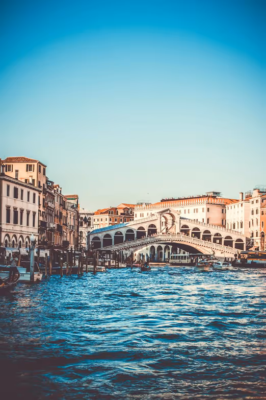 Ewiger Sommer in Italien: Ein Reiseführer für Liebhaber der Dolce Vita