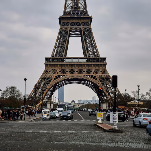 Kirschblüten und Café au Lait: Paris im Frühling neu entdecken