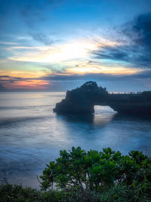 Smaragdgrüne Ebenen und blühende Täler: Das Abenteuer Bali im Frühling