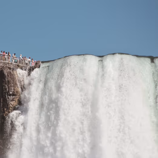Die Sommer-Symphonie Niagaras: Die Schönheit jenseits der Fälle entdecken