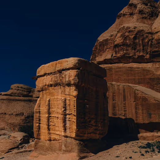 Herbsturlaub: Reise durch die zeitlose Schönheit von Petra und Jordanien